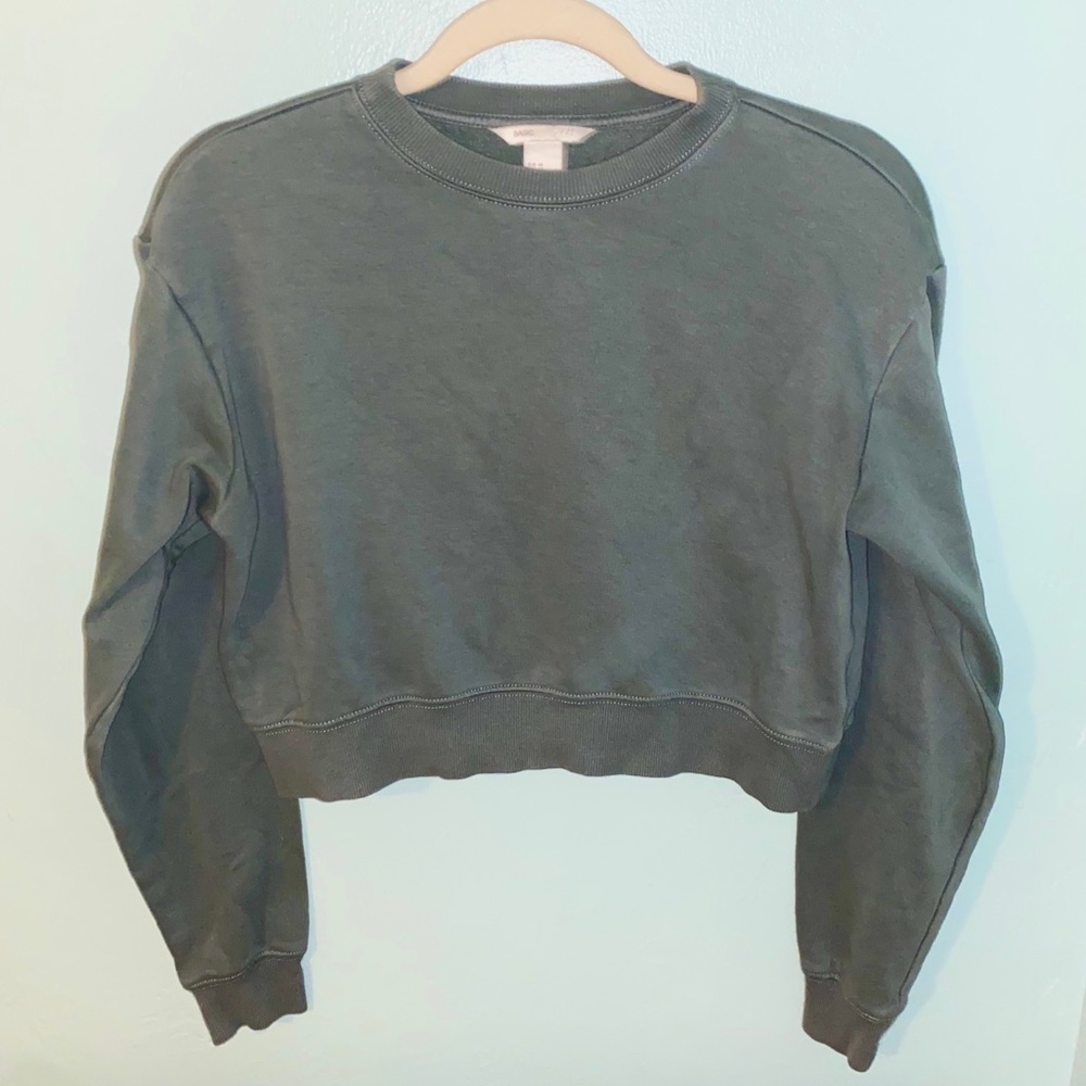 H&M OLIVE SHORT SWEATSHIRT